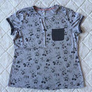 Disney Parks | Short Sleeve Mickey Mouse Pocket Tee | Size Extra Extra Large